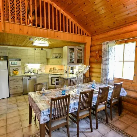Vacation Kuhmanne Chalet *